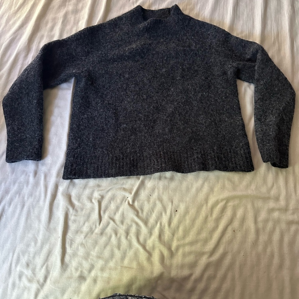 Women's Gray Sweater